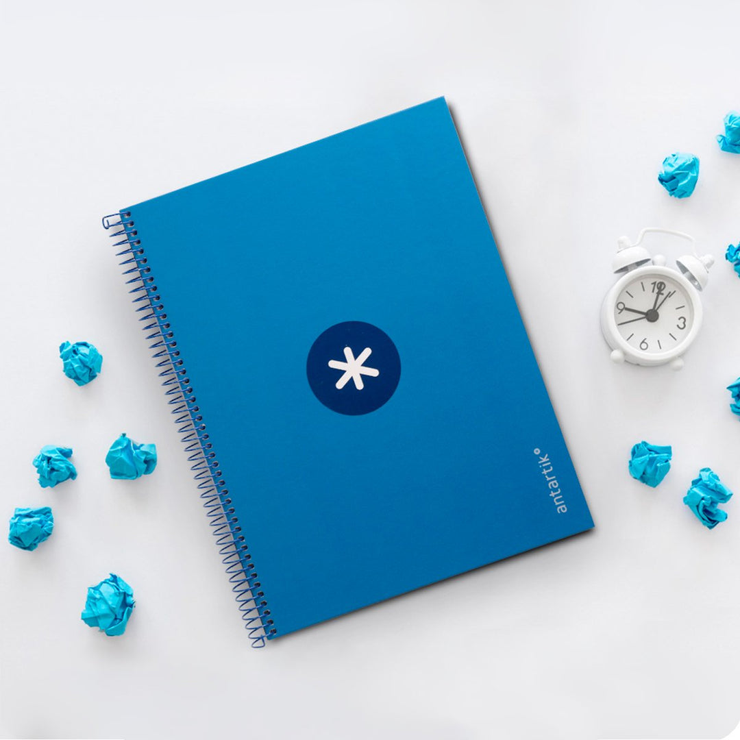 Antartik - Libreta Rayada A4 con Espiral y Tapa Dura. 1 Banda de Color. Azul