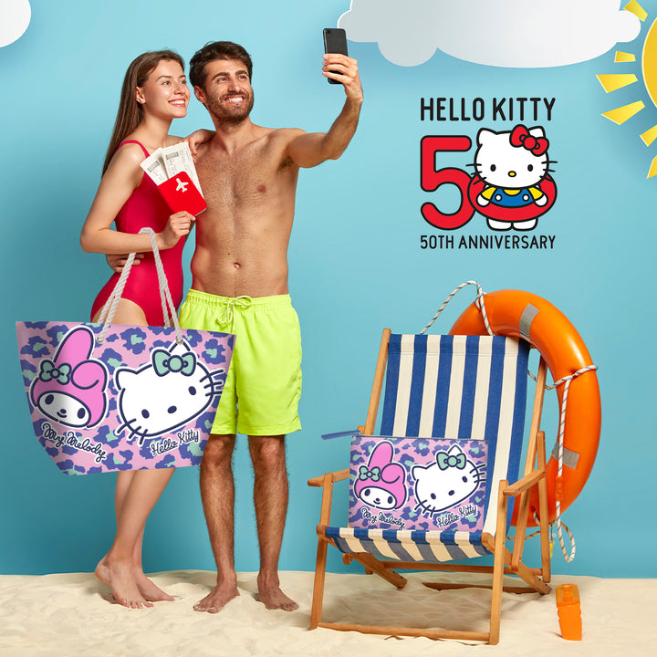 KARACTERMANIA - Bolsa de Playa con Asas y Cierre de Cremallera. Hello Kitty Safari
