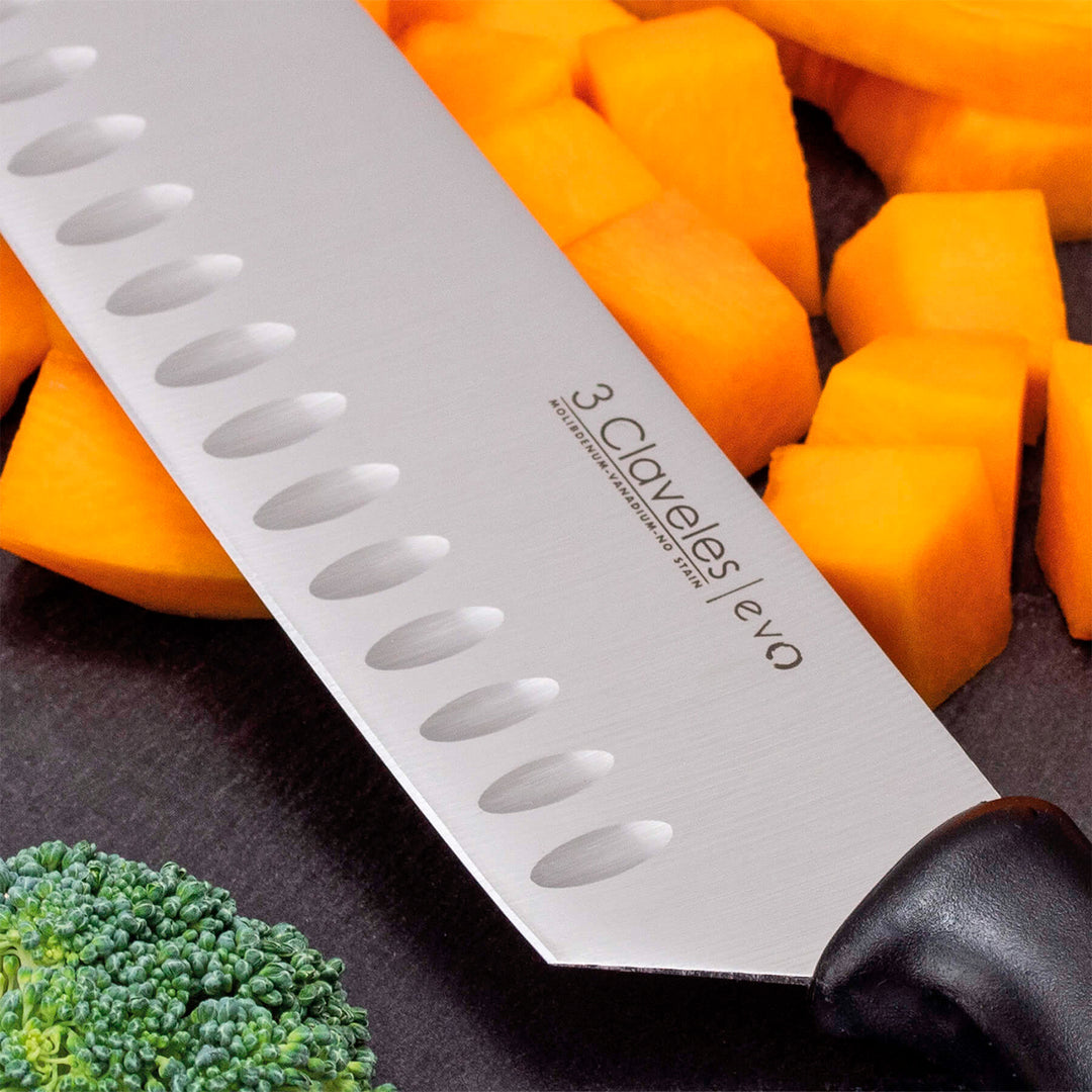 3 Claveles EVO - Cuchillo Santoku Alveolado 18 cm Acero Inoxidable Mango Polipropileno