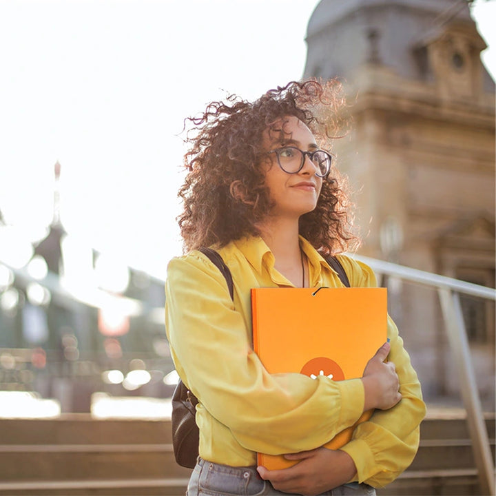 ANTARTIK - Carpeta A4 con 3 Solapas Cartón Forrado Cierre con Gomas. Coral
