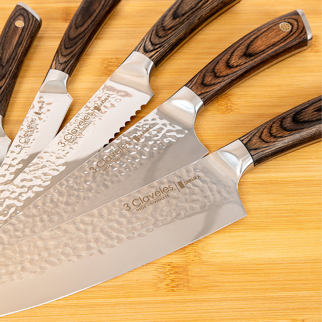 3 Claveles Sakura - Cuchillo Cocina 9 cm Acero Forjado con Hoja Martilleada